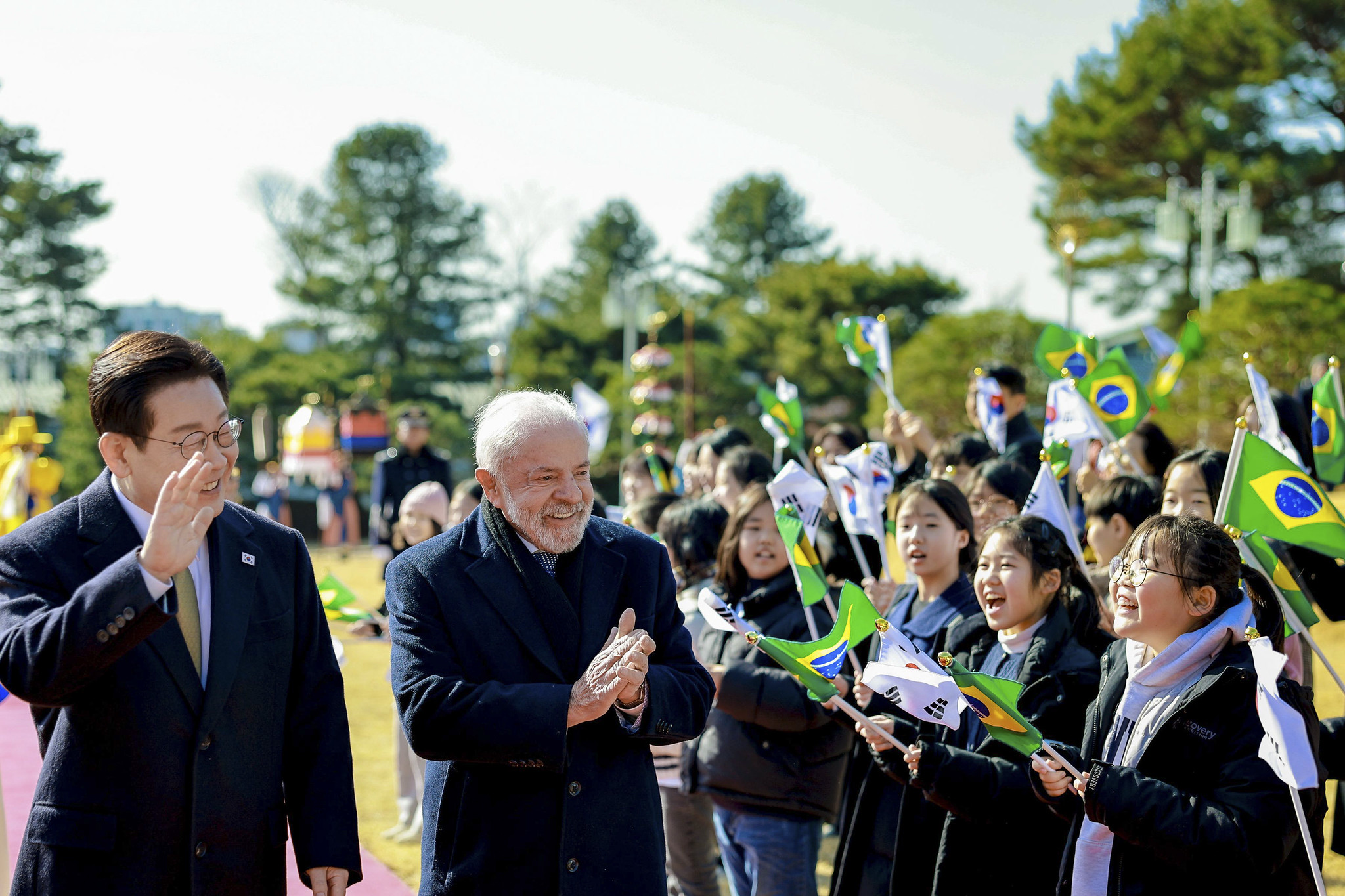 De olho em parceria comercial, Lula recebe presidente da Coreia do Sul