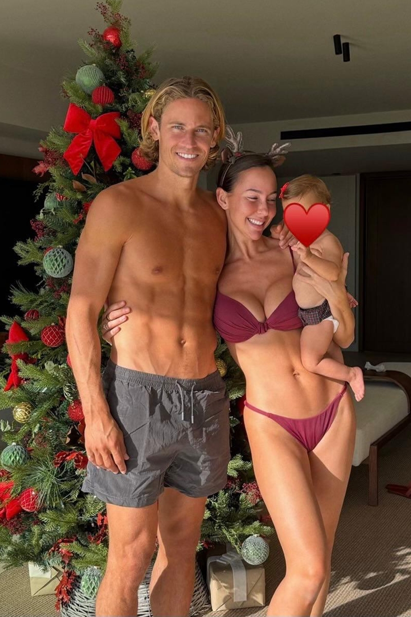 Foto colorida de homem e mulher com roupas de banho - Metrópoles