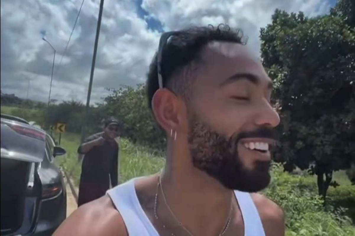 Imagem vinculada ao feed original: Fã conserta carro de Matheus Cunha e recusa pagamento