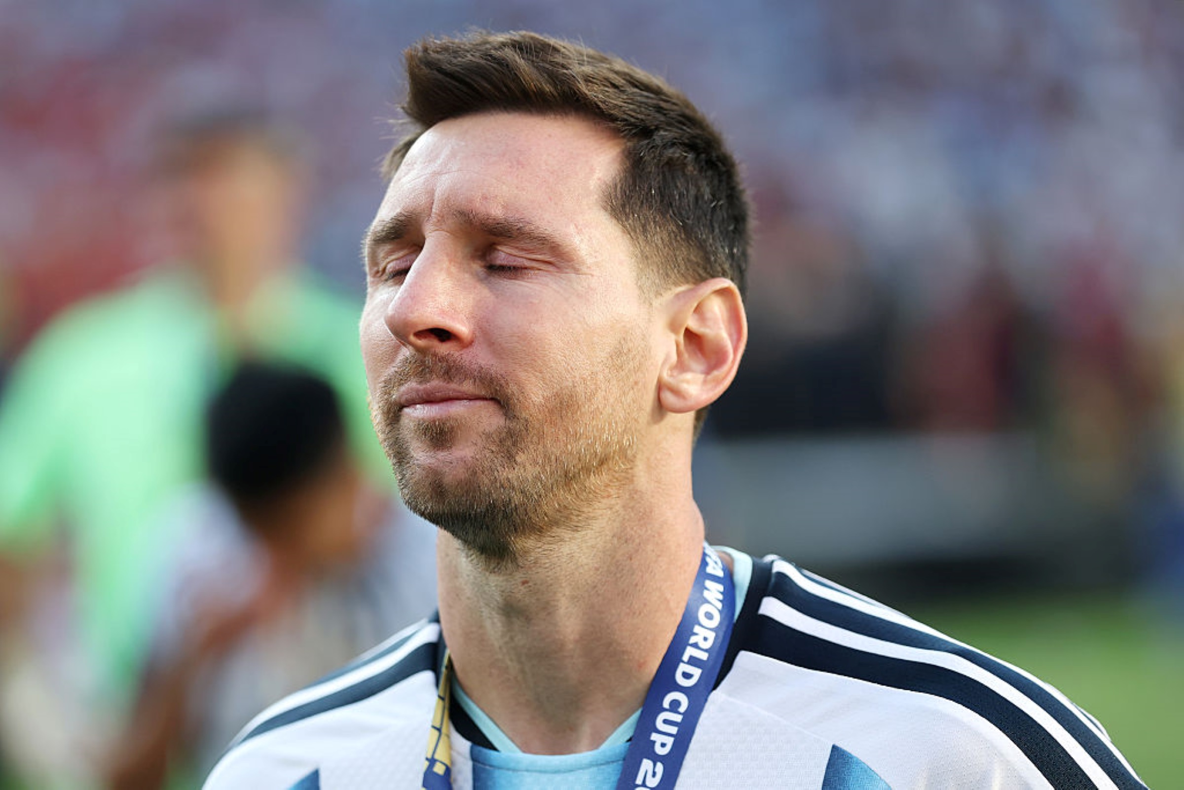 AFA homenageia Messi após choro na final: "Te amamos para sempre"