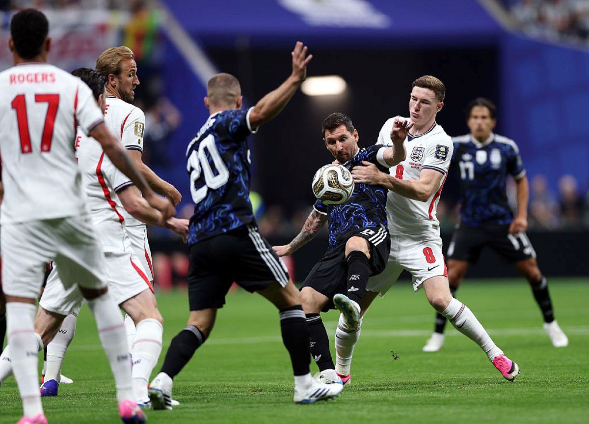 Inglaterra e Argentina decidem segundo finalista da Copa; siga ao vivo