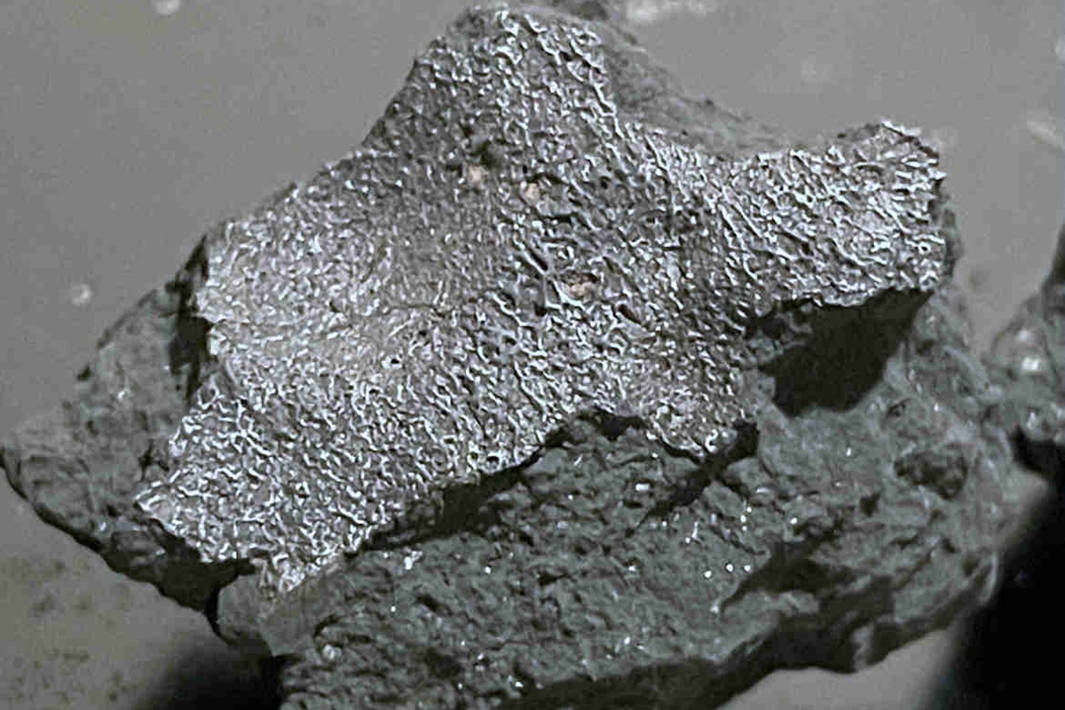 Meteorito que caiu em casa continha moléculas ligadas à origem da vida