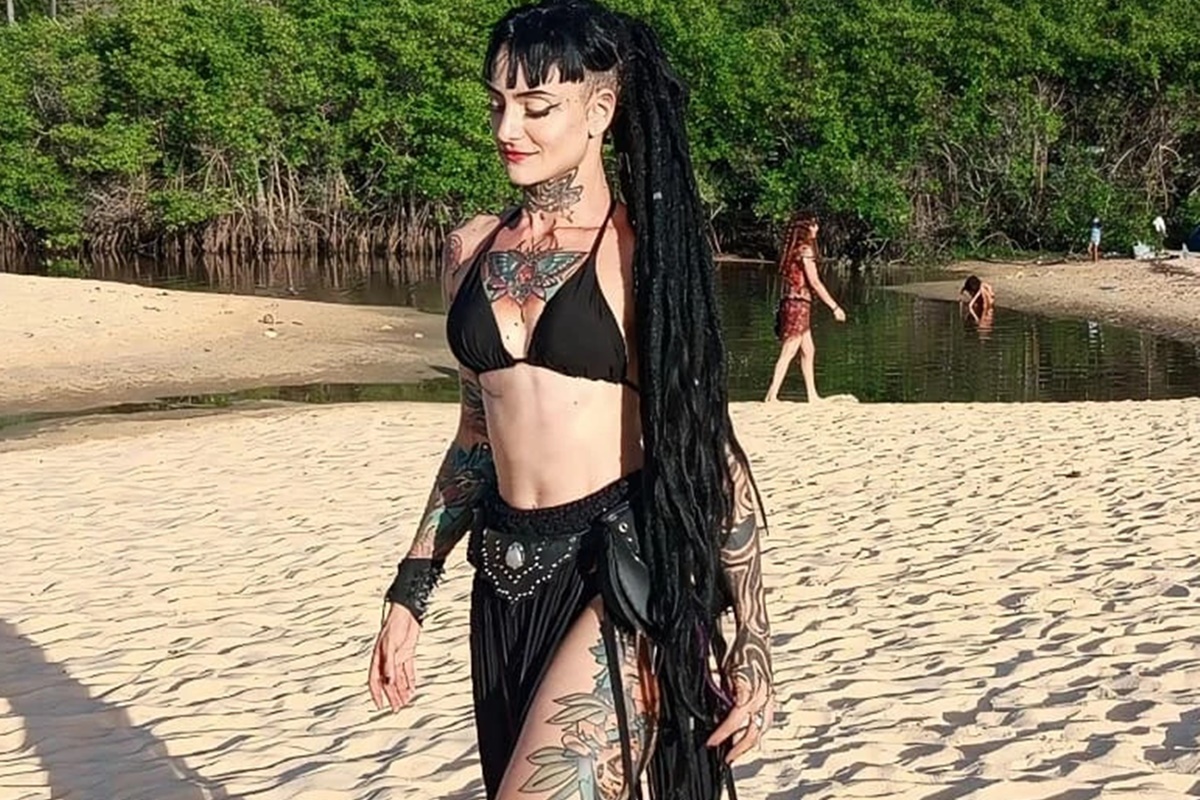 Mãe lamenta morte de influenciadora encontrada em estrada na Bahia