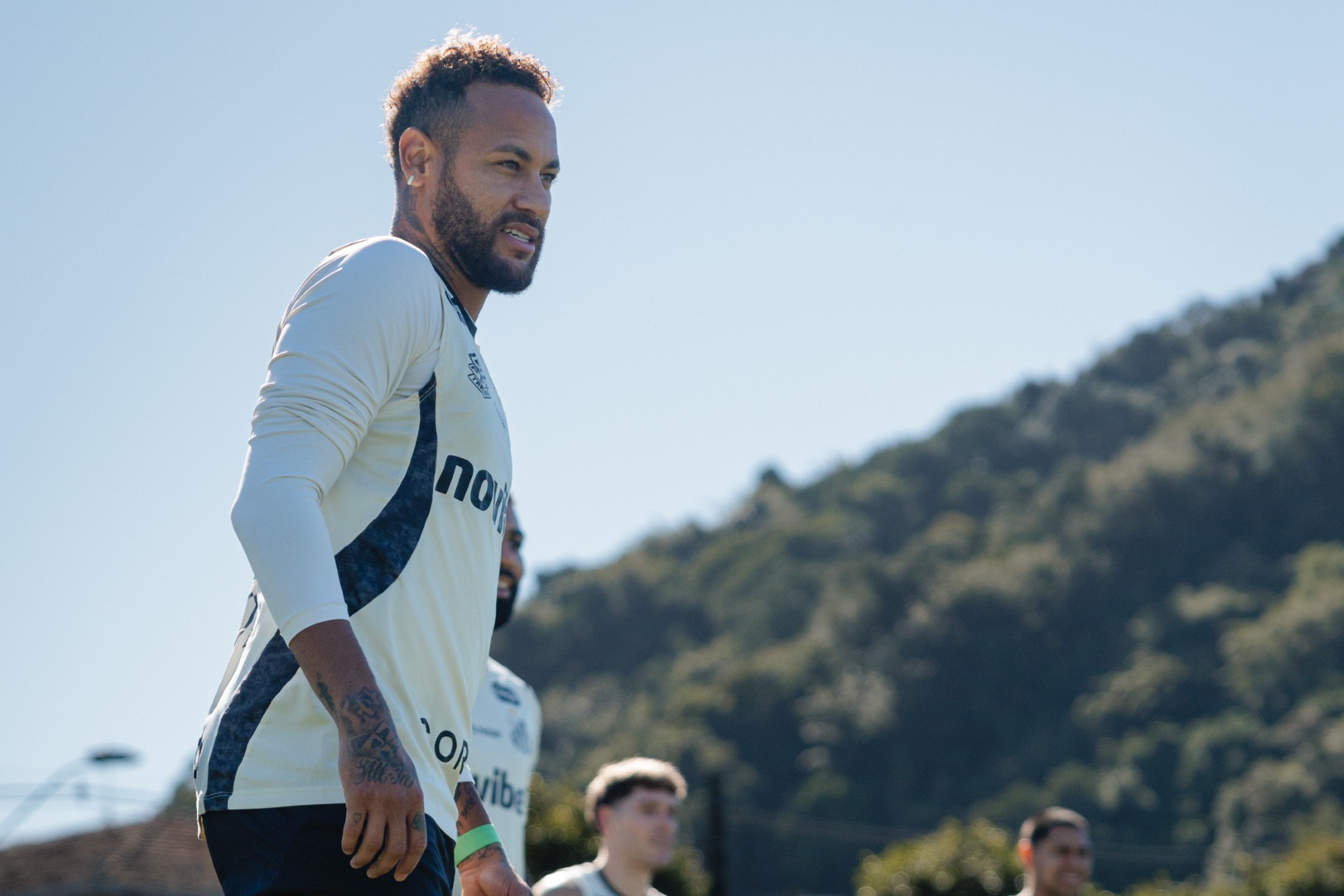 Fora da Sul-Americana, Neymar trabalha para voltar ao Santos no sábado