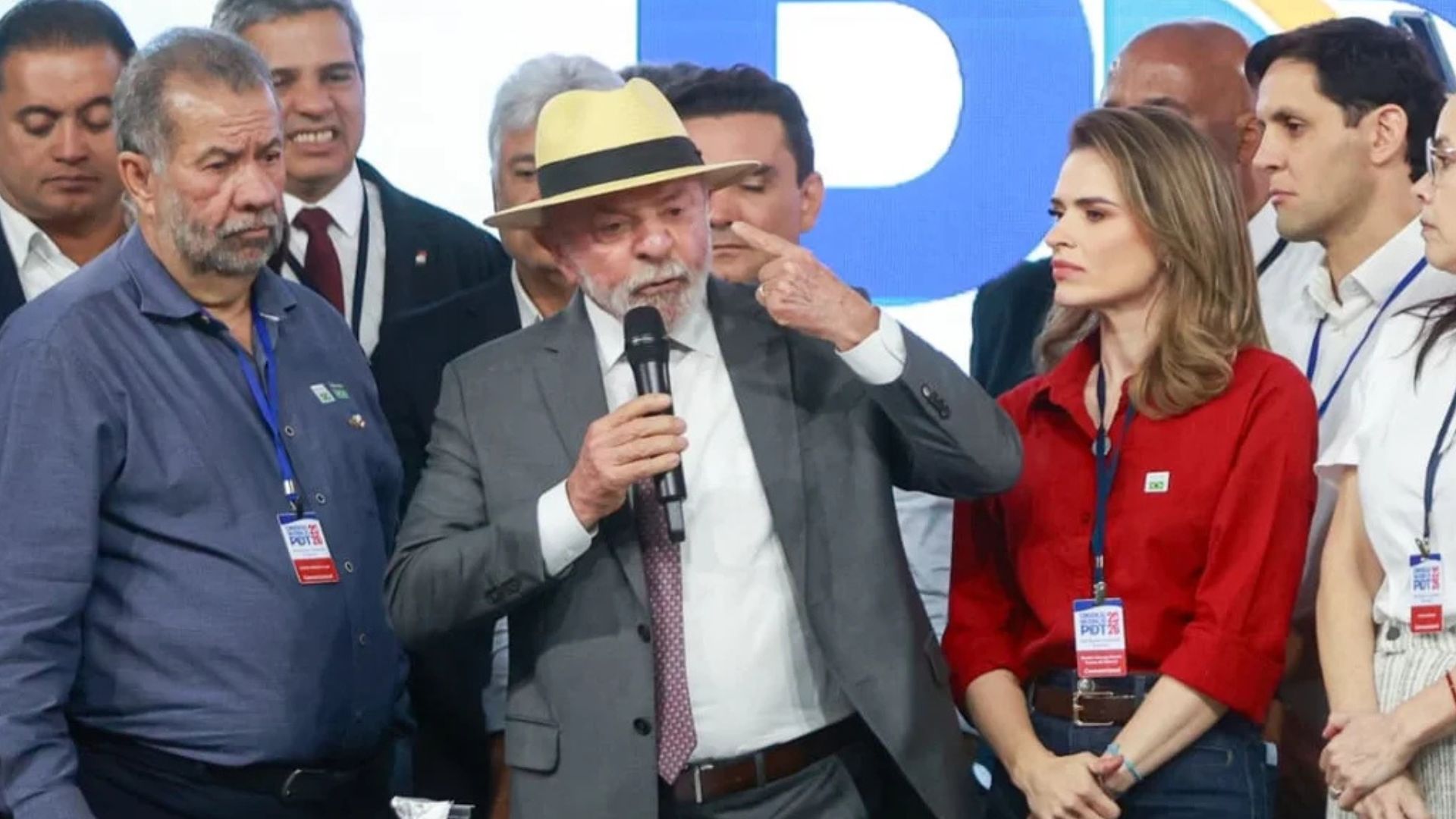 "Venham montar comitê": Lula ironiza apoio de Trump a Flávio Bolsonaro