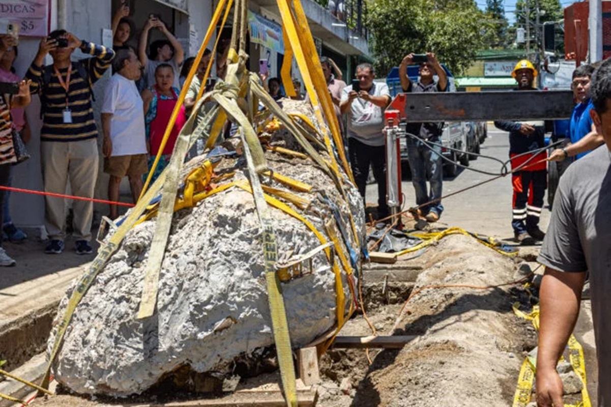 Imagem colorida de ossada humana em El Salvador - Metrópoles