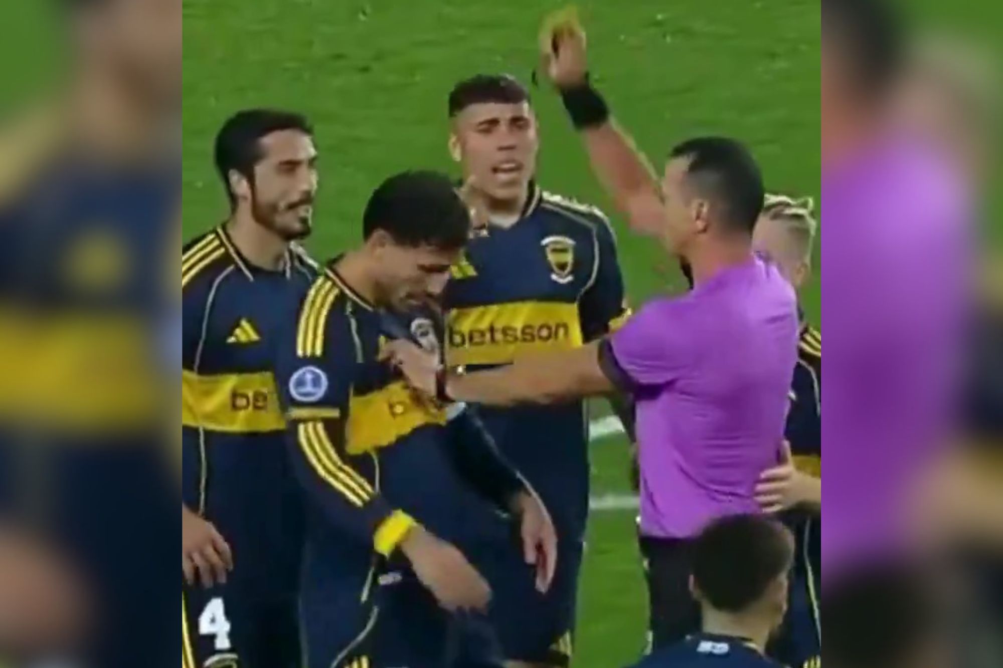 Arbitragem Controversial: Wilmar Roldán e Leandro Paredes em Conflito no Jogo do Boca Juniors