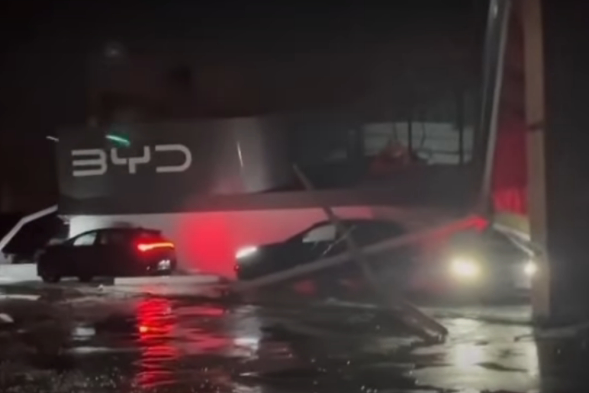 Temporal com ventos de até 83 km/h destelha mais de mil casas no RS