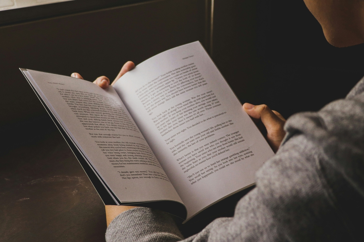 15 livros para ler em agosto, entre romances, thrillers e biografias - QTU Questões do Universo