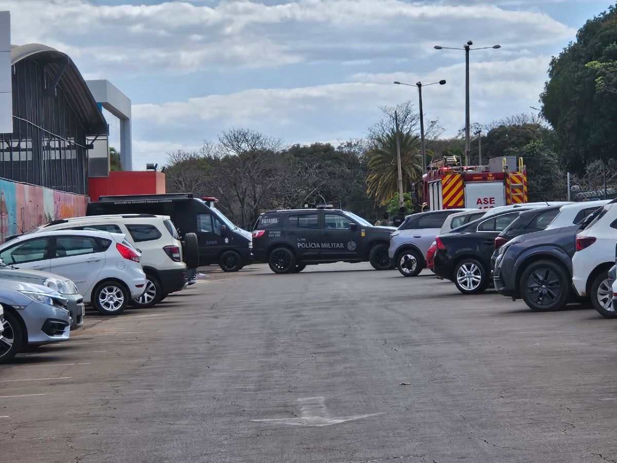 Imagem vinculada ao feed original: Mala abandonada em estacionamento de faculdade na Asa Sul é detonada