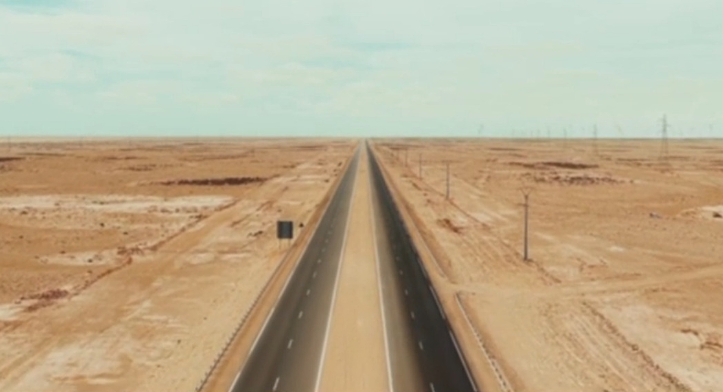 Captura de tela mostra estrada no Marrocos - Metrópoles