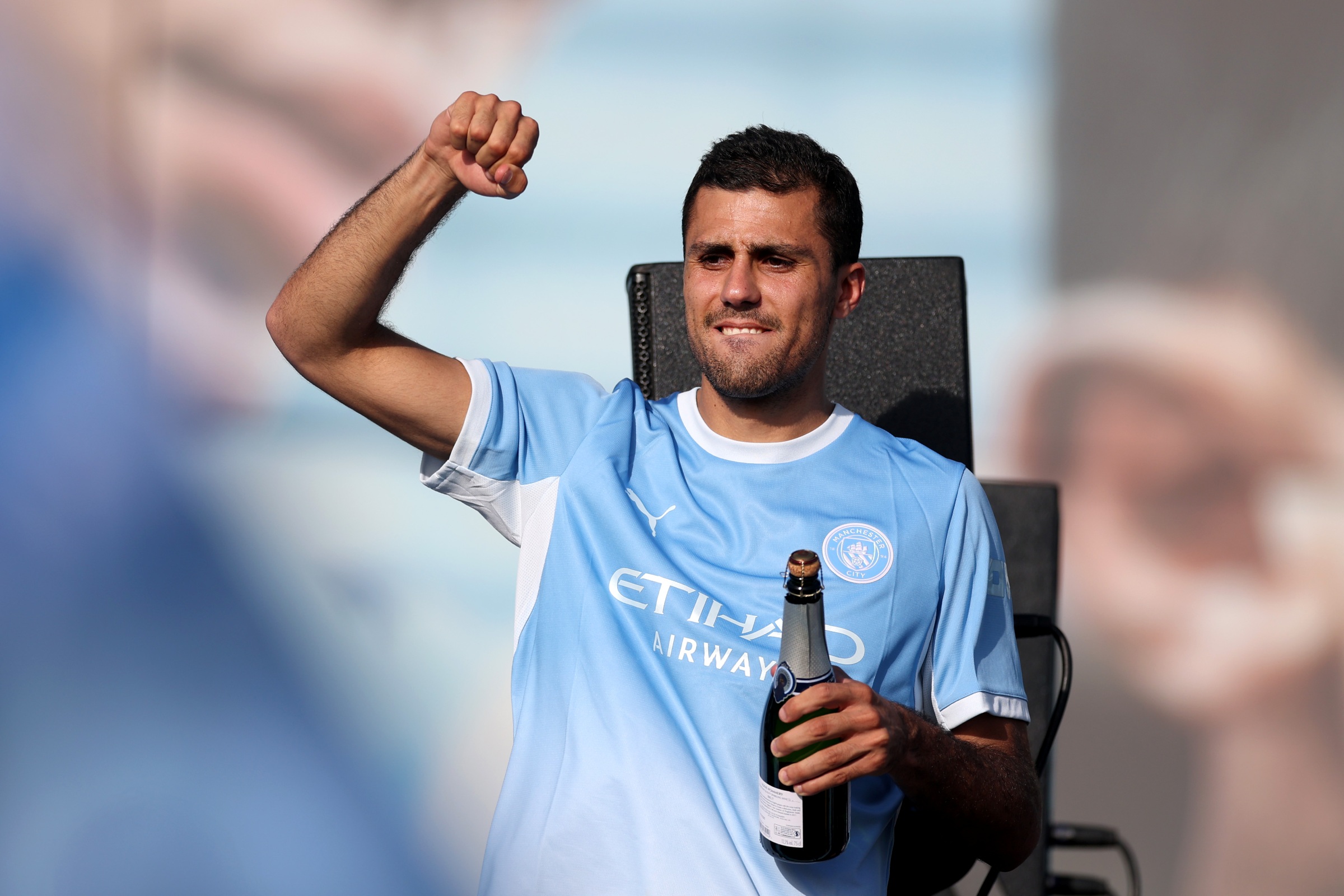Manchester City nega contato do Real Madrid por Rodri