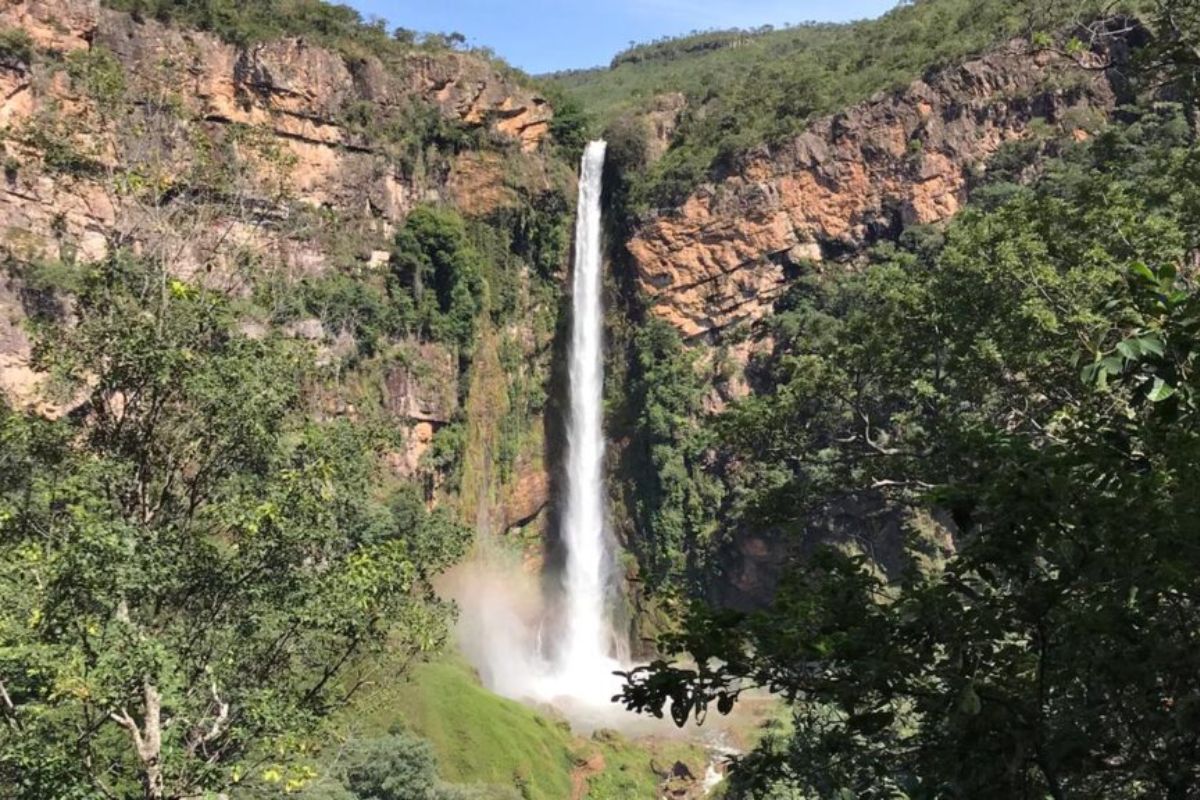 A trilha do Salto do Itiquira possui capacidade máxima de 50 pessoas por dia.A última subida é permitida até às 12h