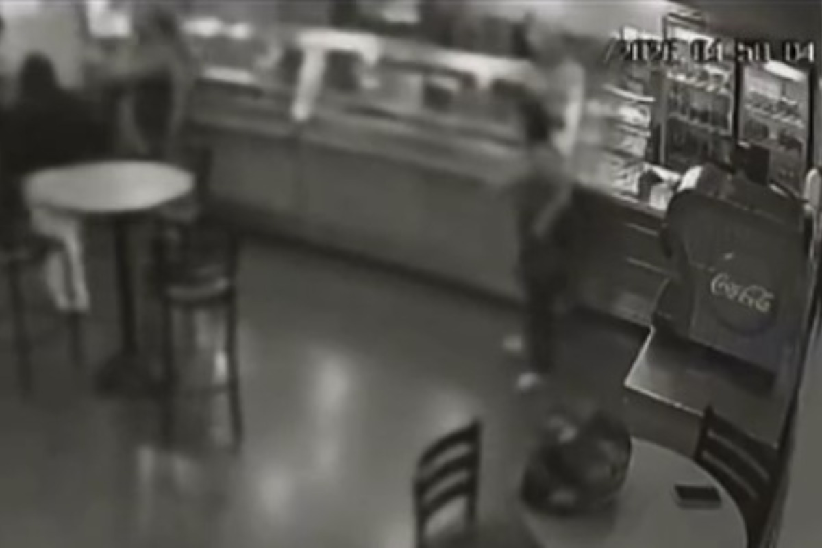 Imagens mostram briga em fast-food que resultou na morte de um homem