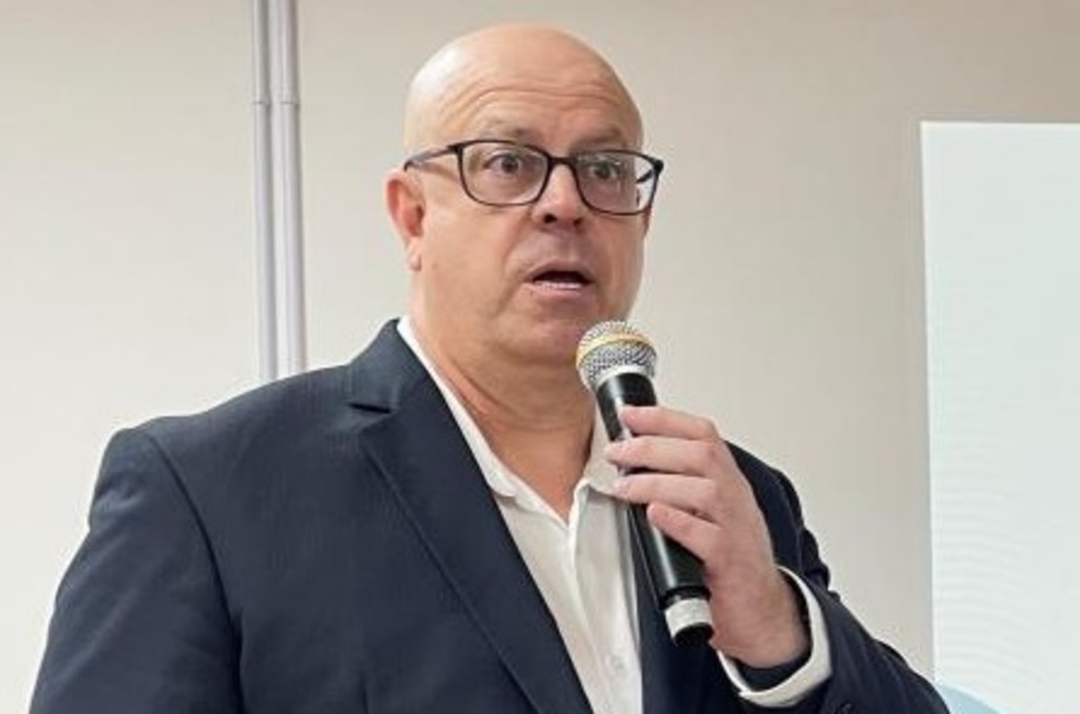 PT avalia ir à Justiça contra Flávio Bolsonaro por fala sobre urnas