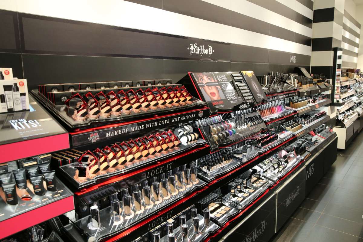 foto com cor. produtos da loja sephora - metrópoles