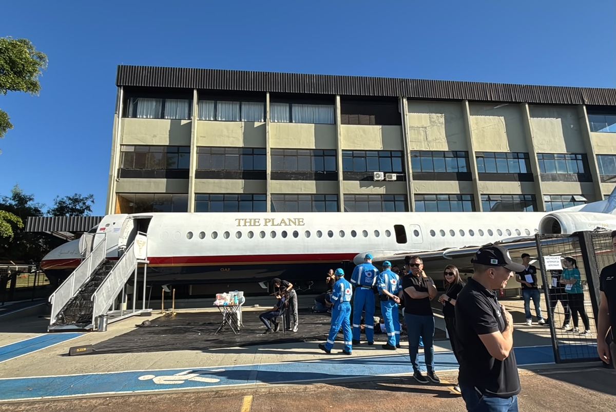 Simulado de queda de avião é feito em restaurante na Asa Sul