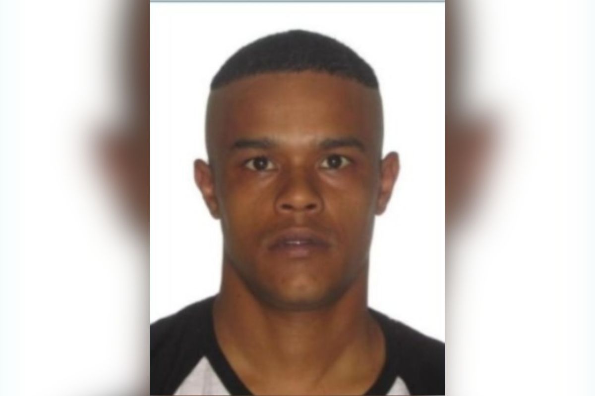 Foragido por matar namorada, homem morre em confronto com a PM
