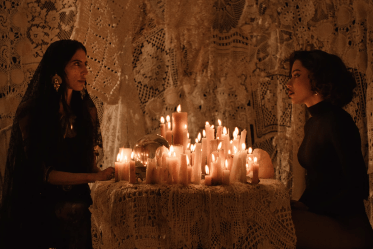 foto com cor. anitta une moda e religião em figurinos de equilibrium - metrópoles