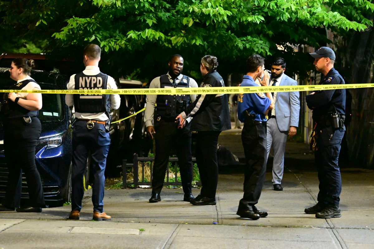 Tiroteio em Nova York deixa 8 feridos, entre eles 4 crianças