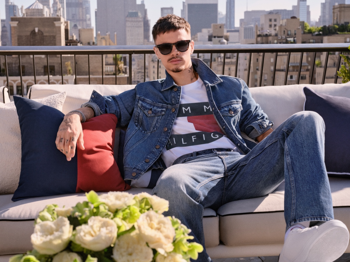 romeo beckham estrela campanha tommy hilfiger - metrópoles