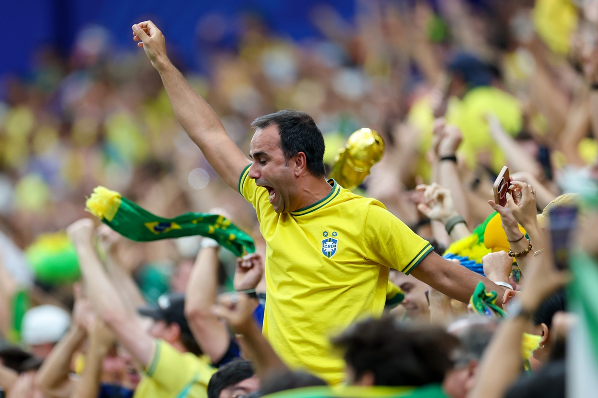 Emoção da Copa pode afetar o coração? Cardiologista explica riscos