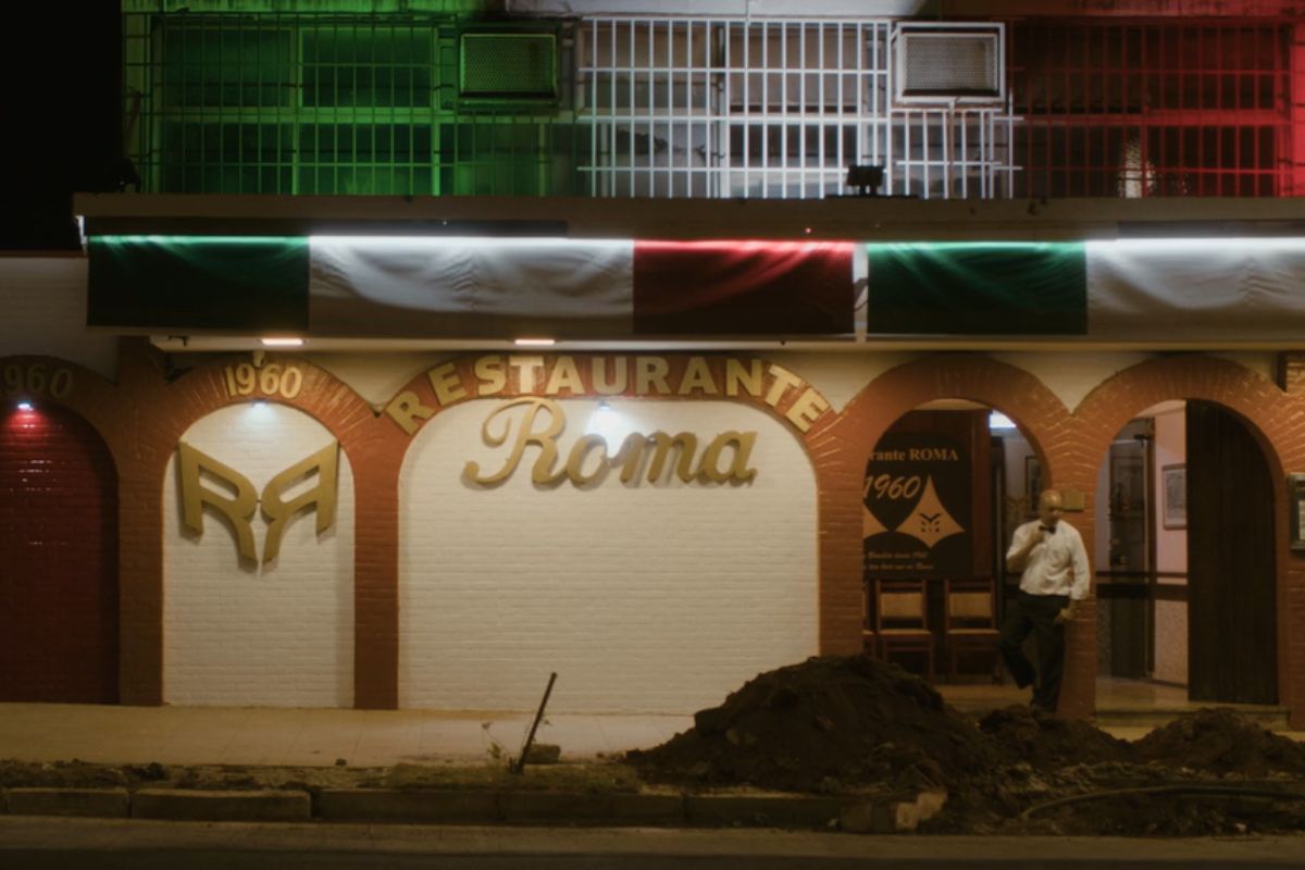 Print de cena colorida do longaPequenas Criaturas (2026)