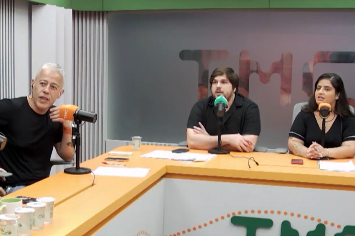 Alexandre Frota fez ligação ao vivo em programa de rádio e web especulou que ex-presidente Jair Bolsonaro atendeu ao telefonema - Metrópoles