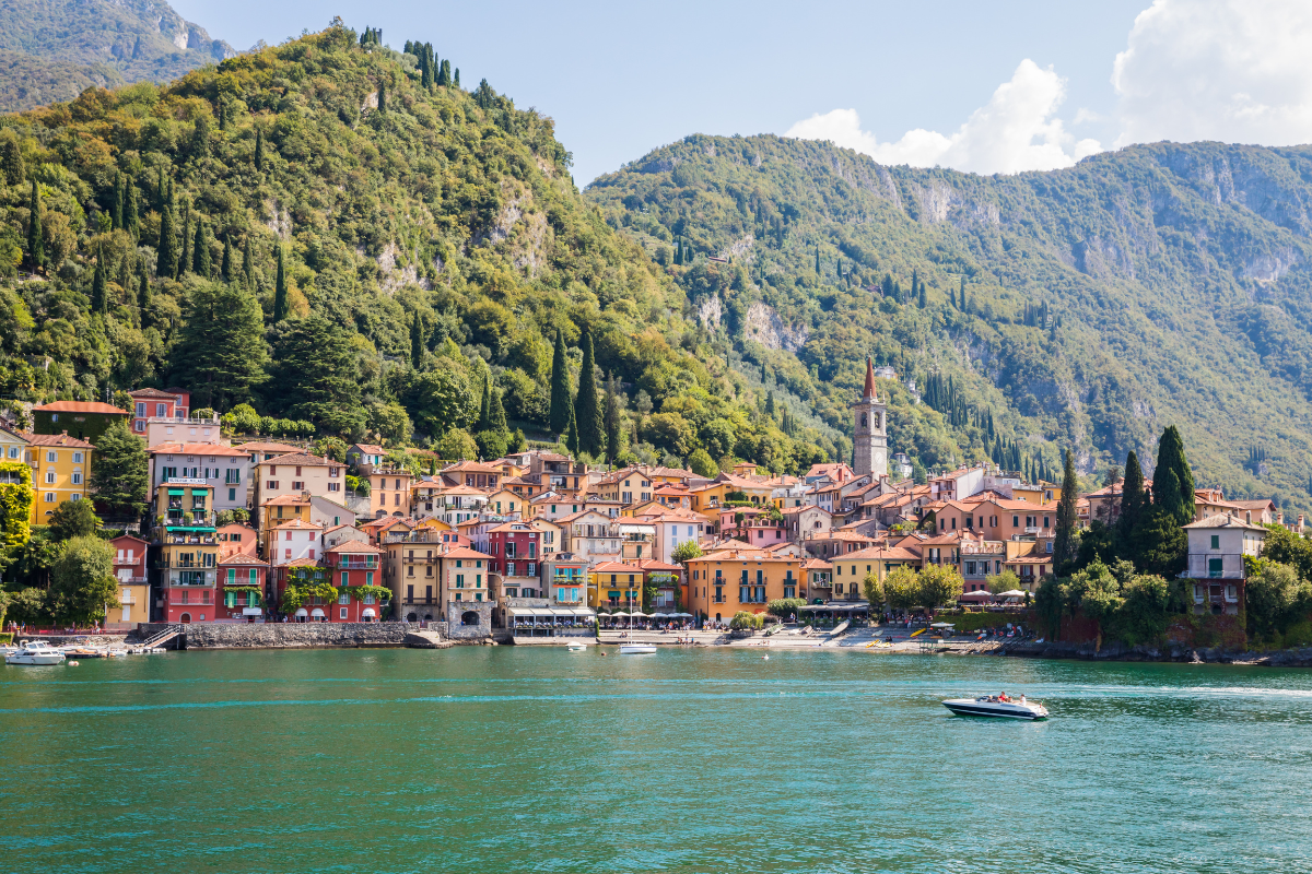 Vila italiana endurece regras para turistas com multas de até R$ 1 mil 8 Varenna, perto do Lago Como, na Itália