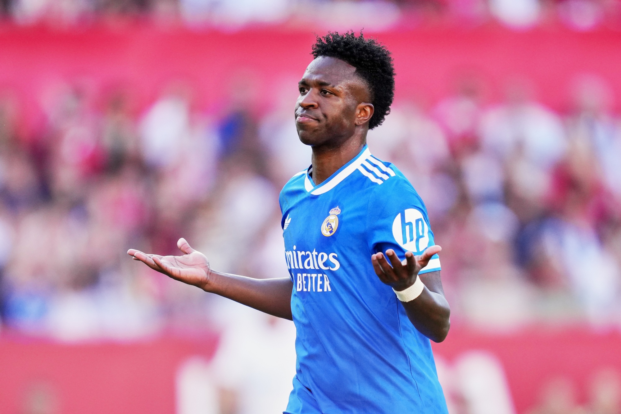 Arsenal desiste de Vini Jr. após indício de renovação com Real Madrid