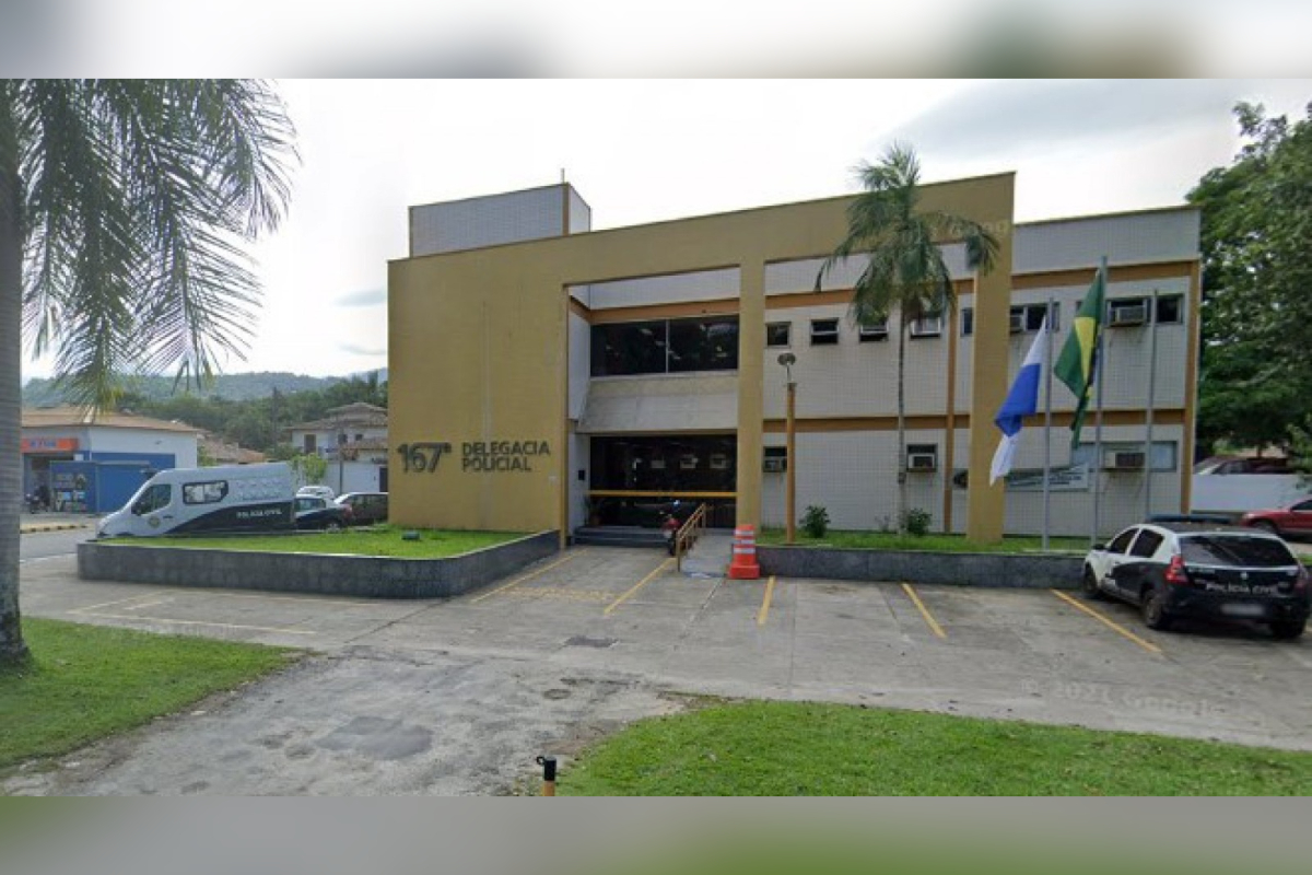 Criança de 5 anos morre após ataque a tiros em praça no RJ