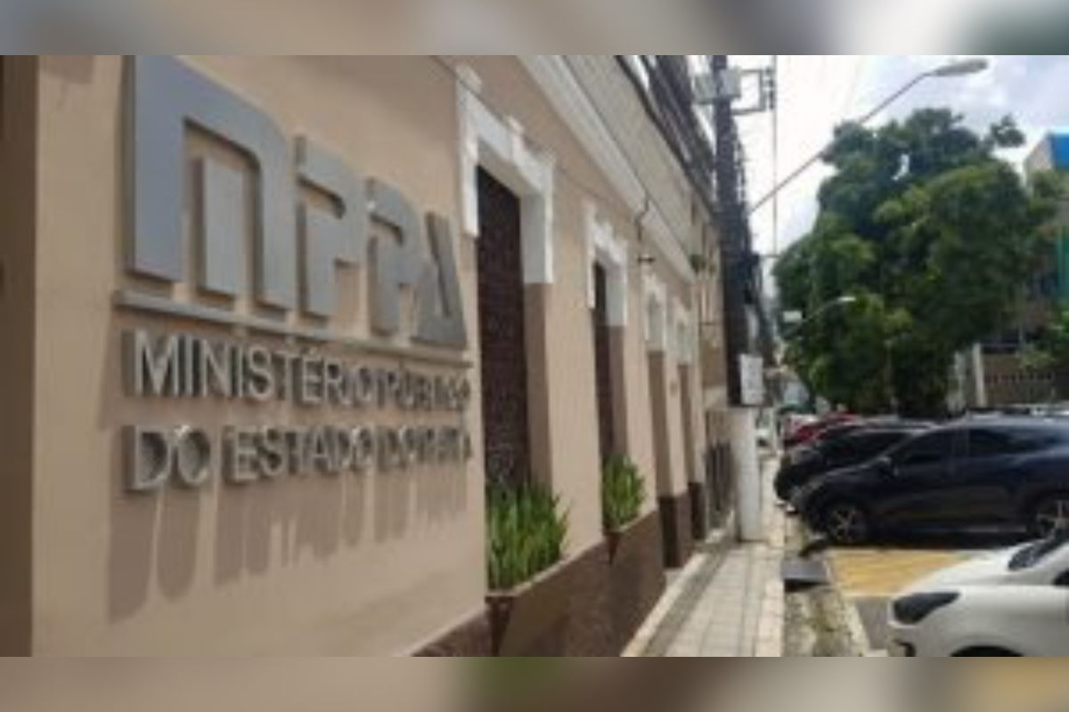 Casal de policiais civis acusa delegado de homofobia e perseguição