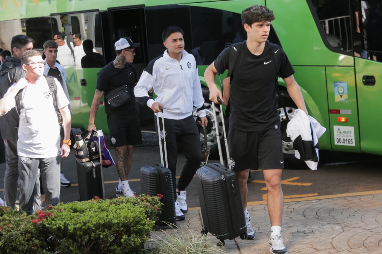 Olimpia chega a Brasília para amistoso contra o Flamengo