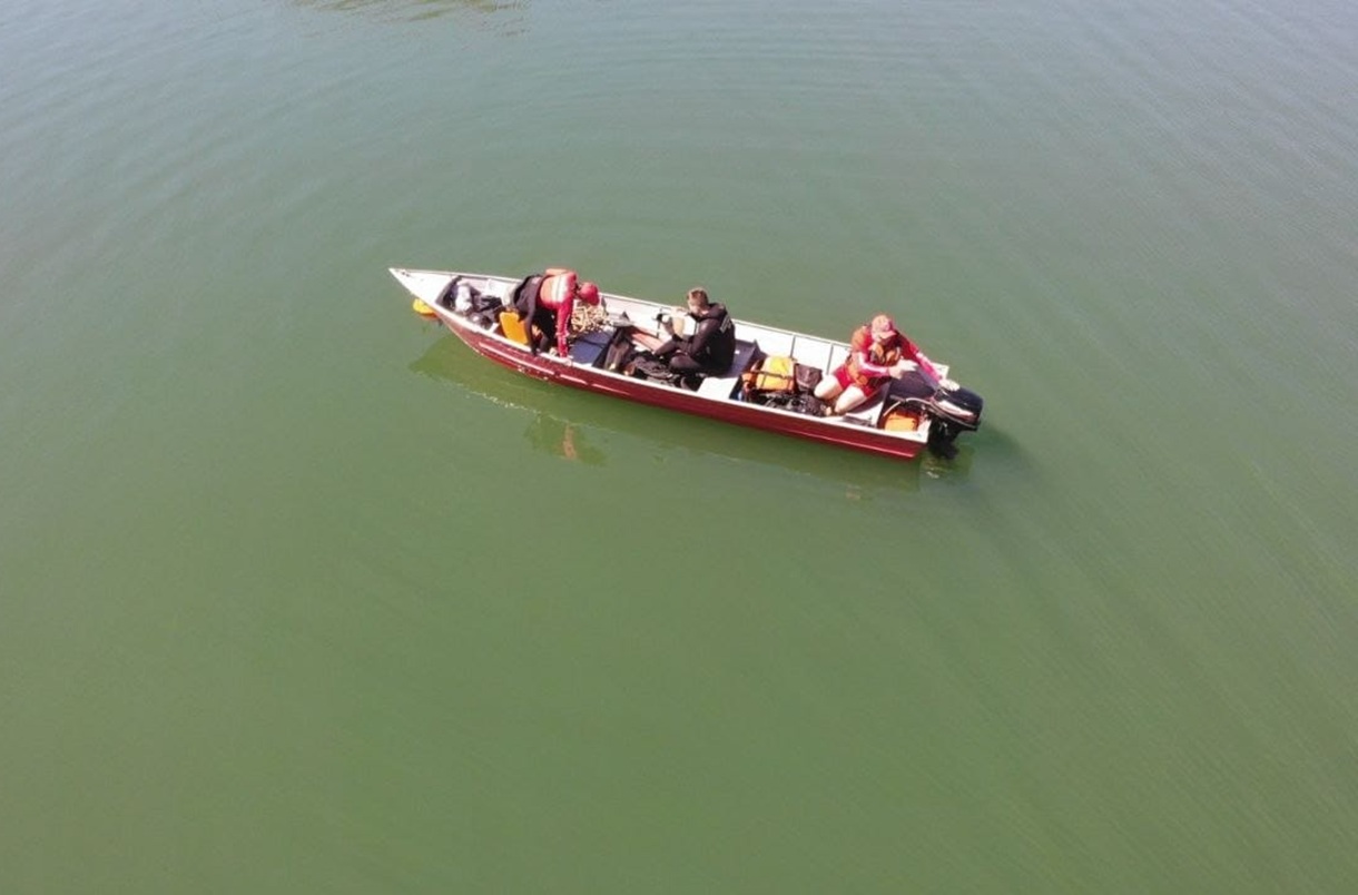 Com ajuda de comunidade, bombeiros buscam pescadores desaparecidos em MG