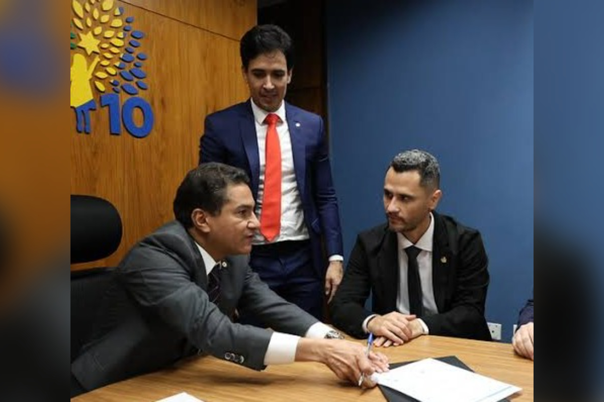 Reunião entre Cleitinho e Marcos Pereira não define futuro político