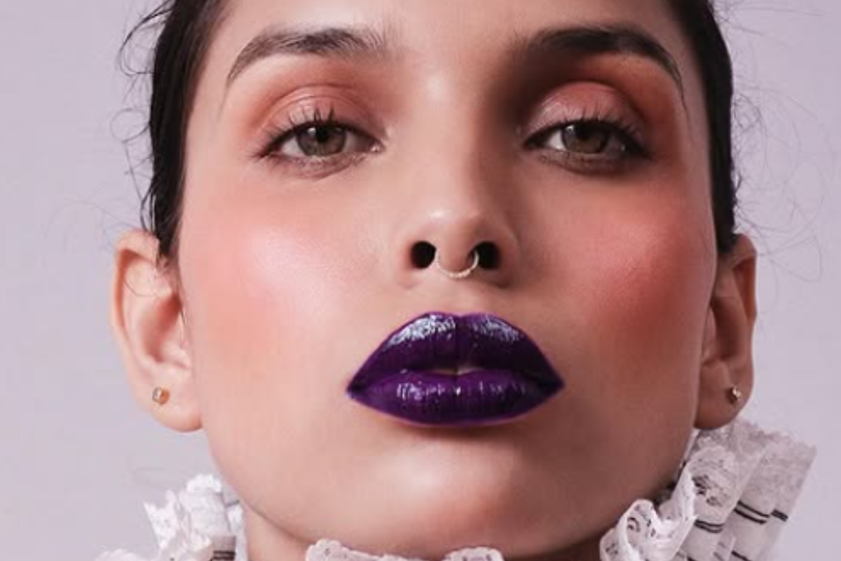 Azul, vermelho, roxo: maquiador ensina como ousar com o batom colorido - QTU Questões do Universo