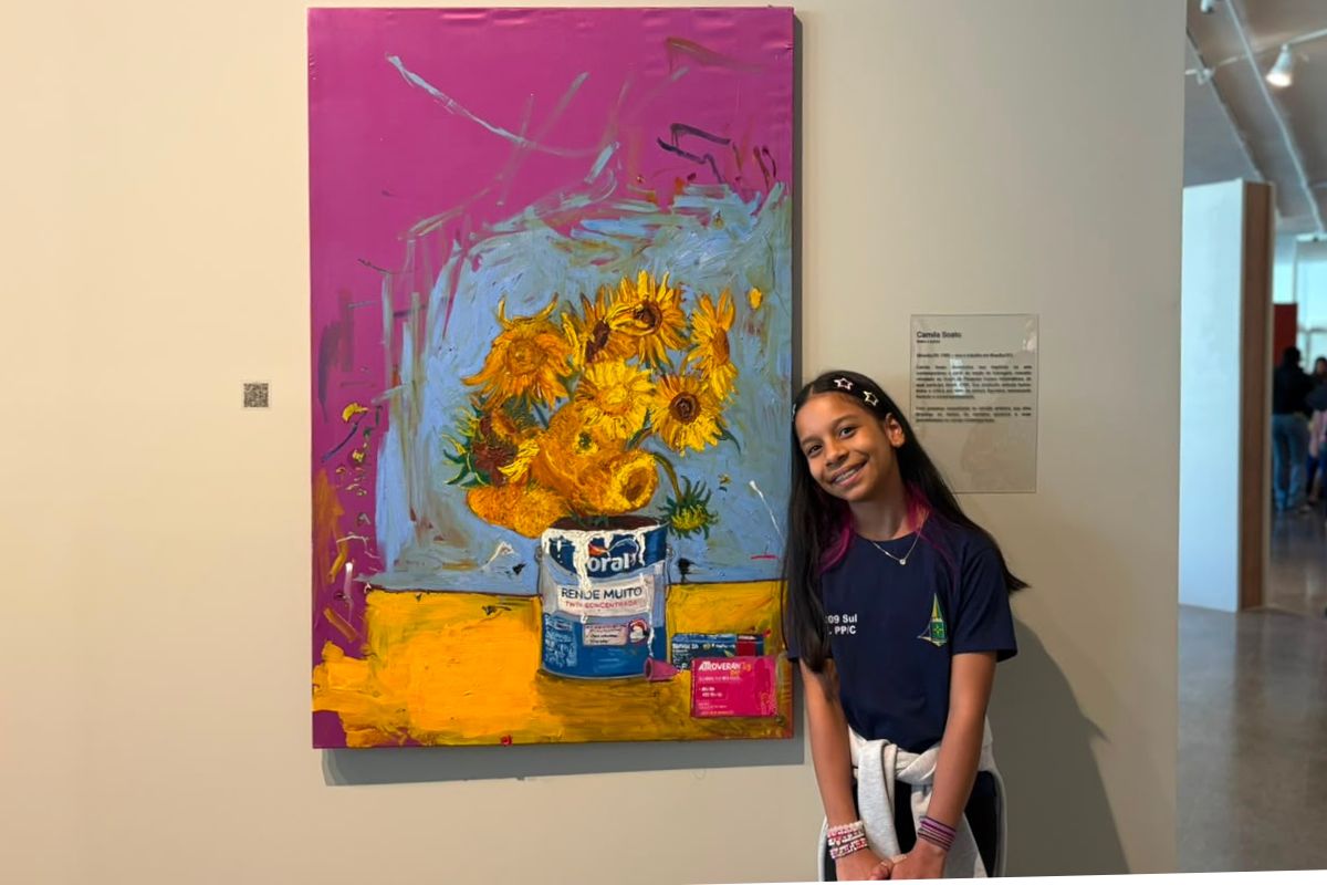 Alunos da EC 209 Sul visitam exposição Constelações Contemporâneas