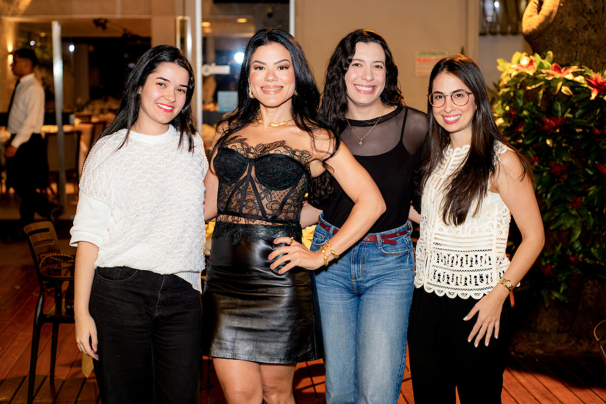 Júlia Araújo, Juliana Dias, Drielly Gomes e Larissa Carmona
