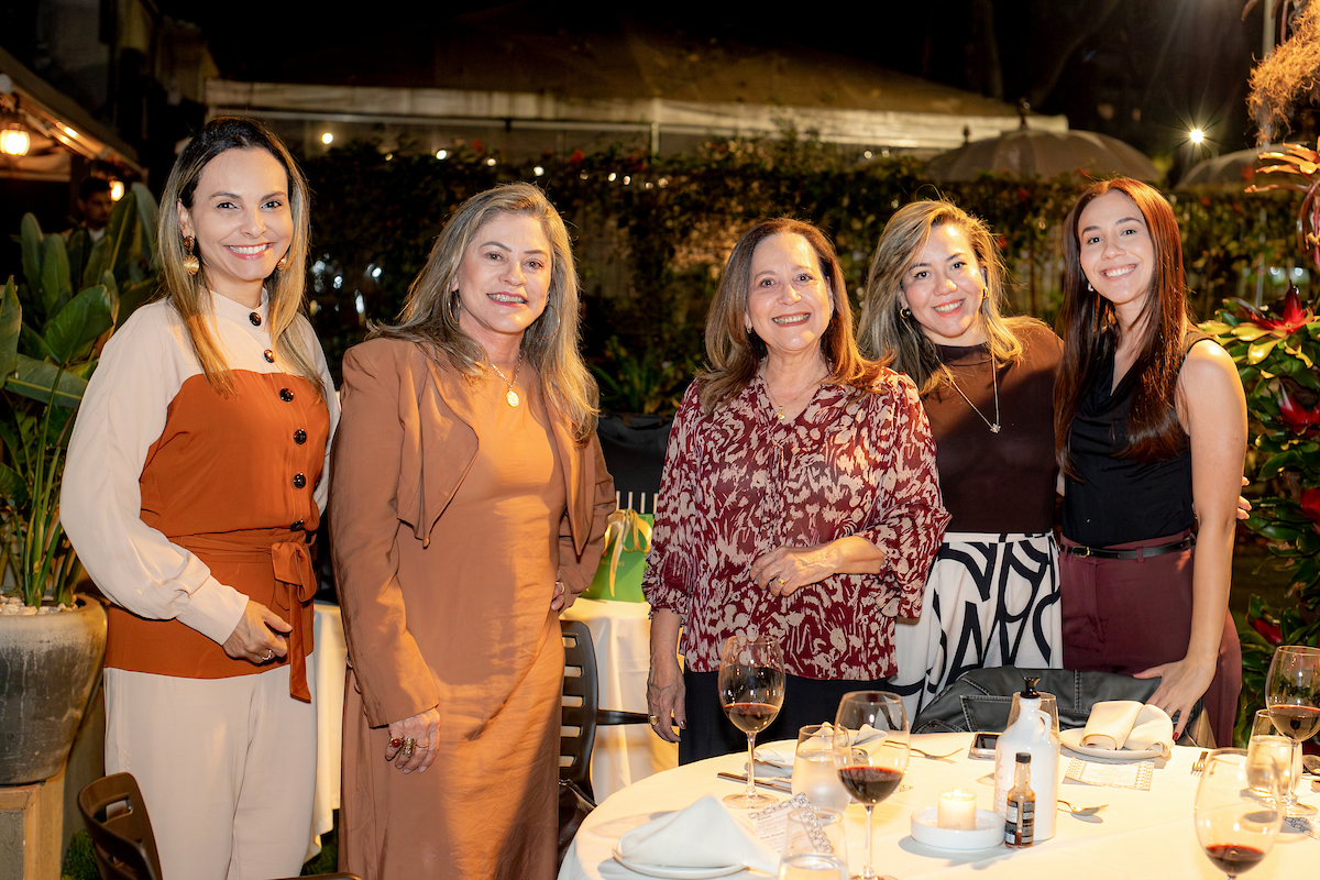 Naila Quintanilha, Socorro Ferreira, Lindaura Castro, Alessandra Guerra e Maria Fernanda Castro