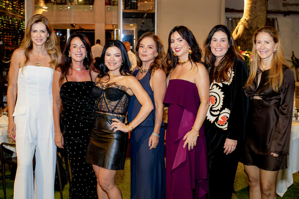 Thaienne Fernandes, Andrea Cabrera, Juliana Dias, Silvana Chaves, Paty Osório, Patrícia Neves e Jaqueline Tzemos