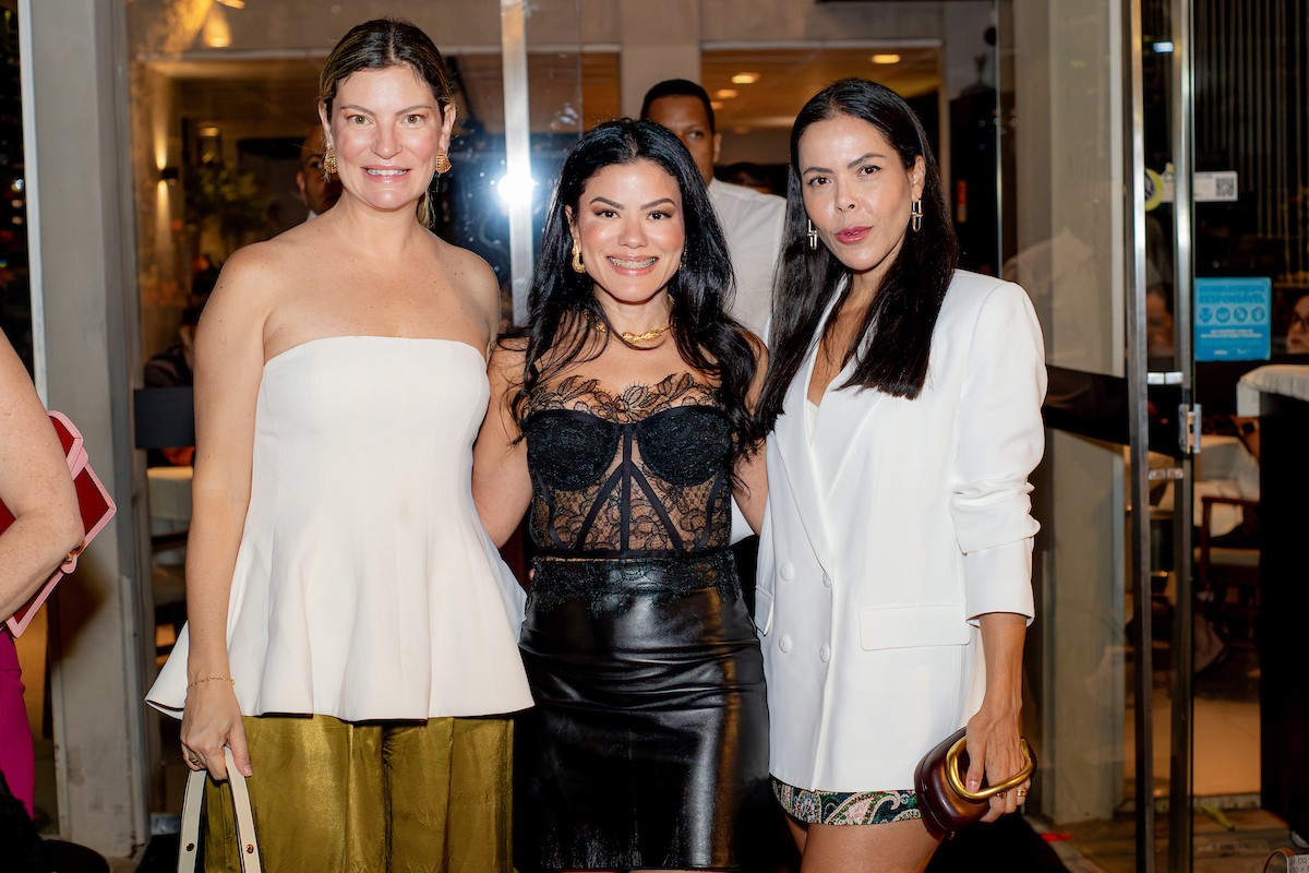 Lívia Pinheiro, Juliana e Débora Epitácio