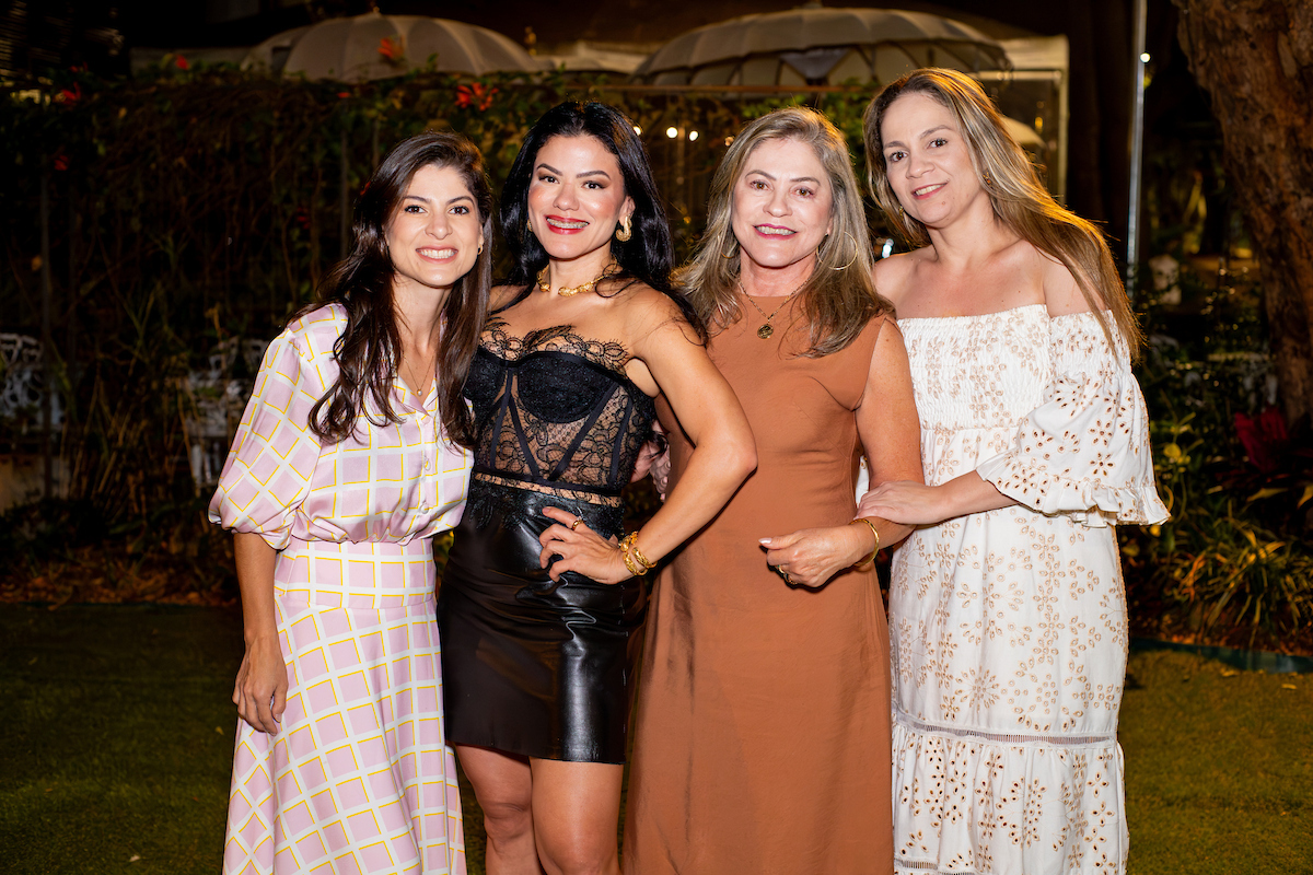 Roberta Ferreira, Juliana Dias, Socorro Ferreira e Conchita Ferreira