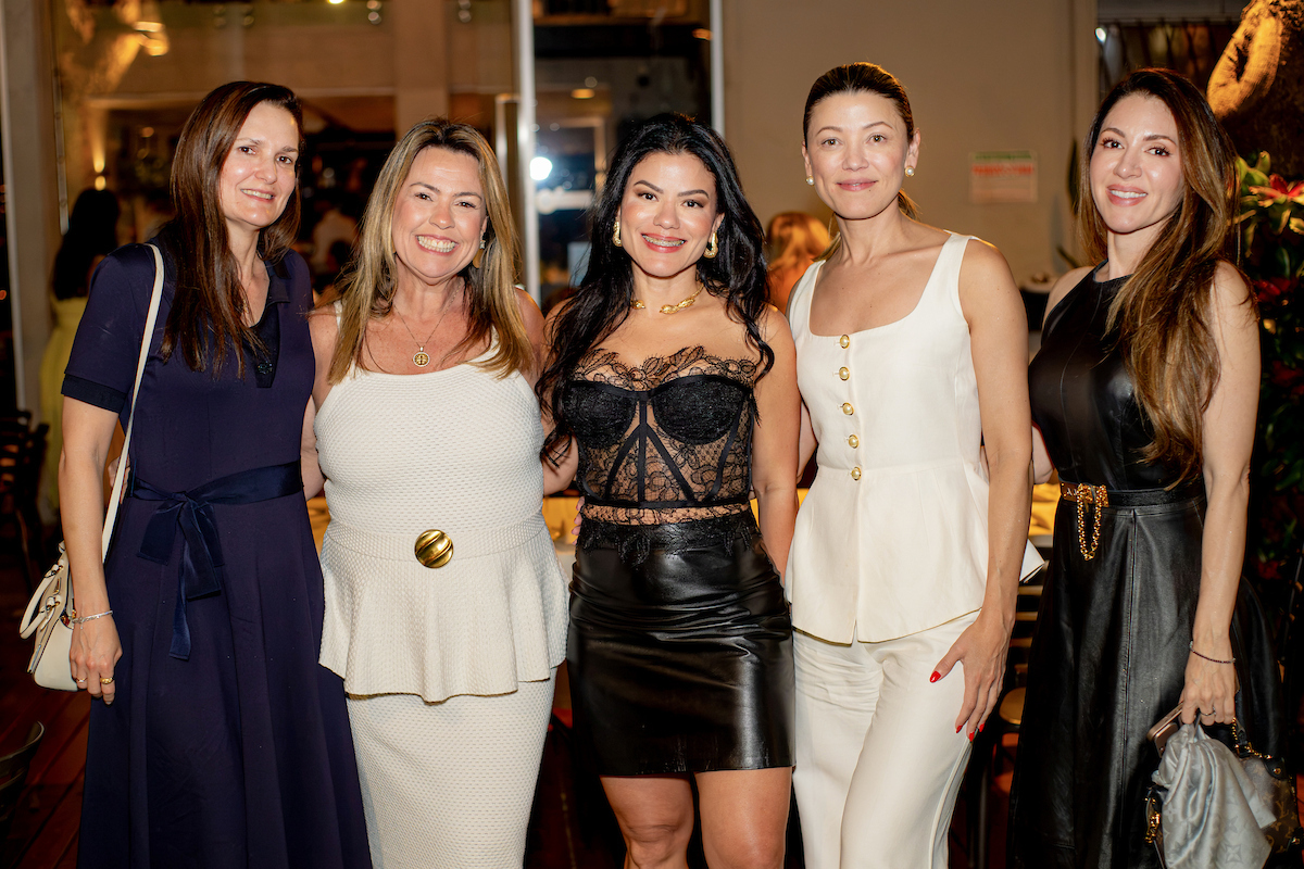 Débora D'Almeida, Cris Sigmaringa, Juliana Dias, Neide Melo e Rebeca Moreno