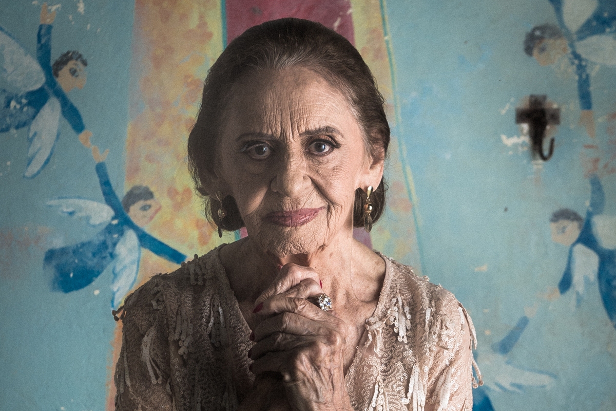 Imagem colorida da atriz Laura Cardoso - Metrópoles