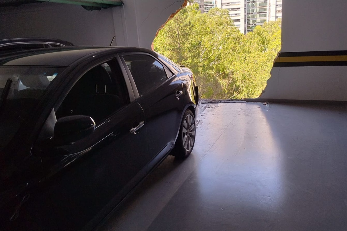 carro pendurado BH
