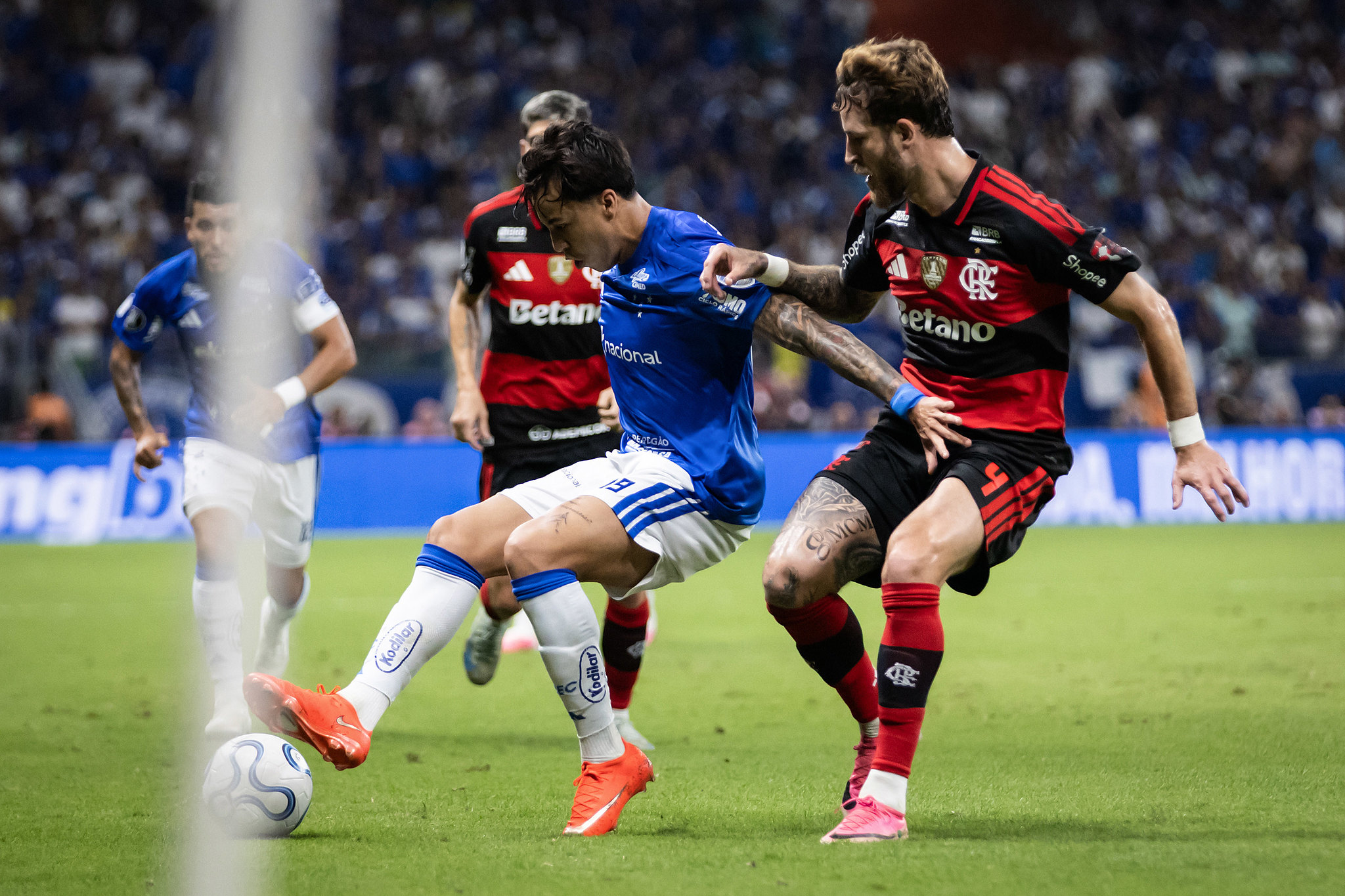 Flamengo e Cruzeiro se reencontram na Libertadores em busca de classificação
