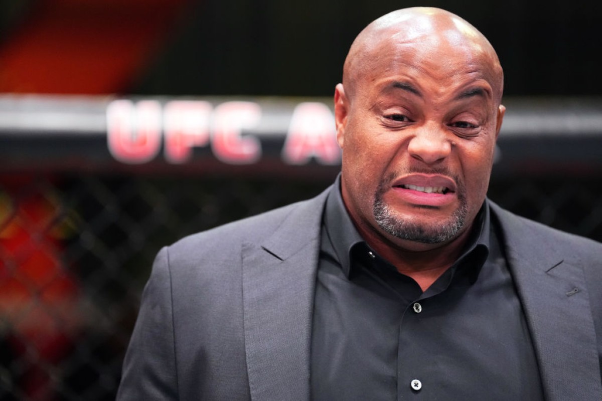Cormier defende Khabib como o maior lutador de MMA da história