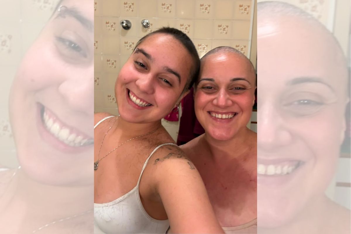 Mãe e filha carecas