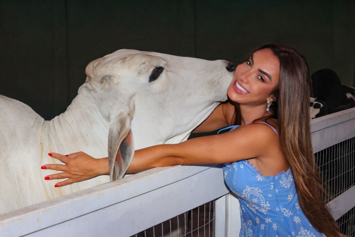 Nicole Bahls revela alegrias e "perrengues" em cuidar de 80 animais