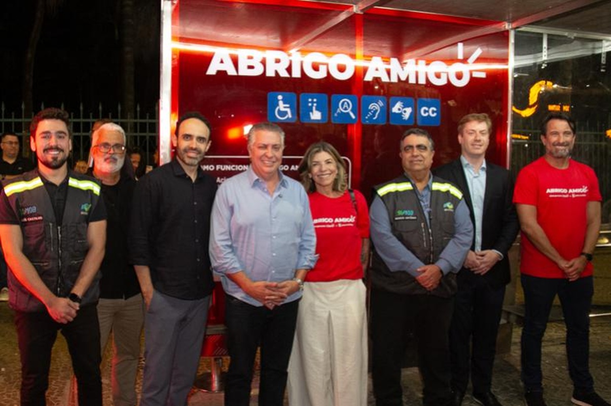 ponto de ônibus / Abrigo Amigo prefeito Álvaro Damião